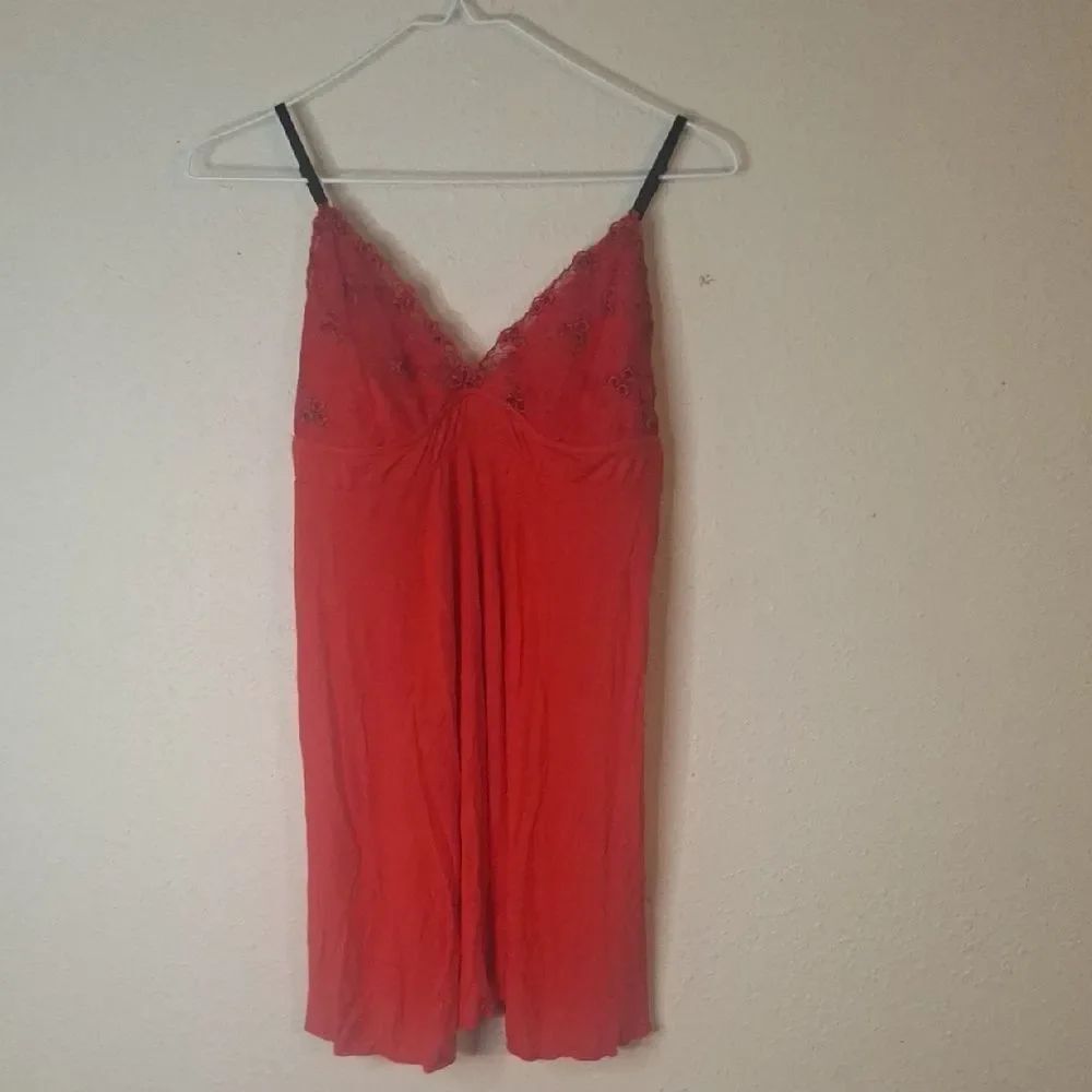 Avid Love Elegant Red Lace Trim Chemise size large